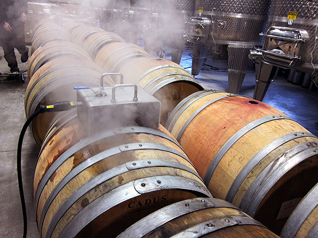 Optima-Steamer-cleaning-wine-barrels